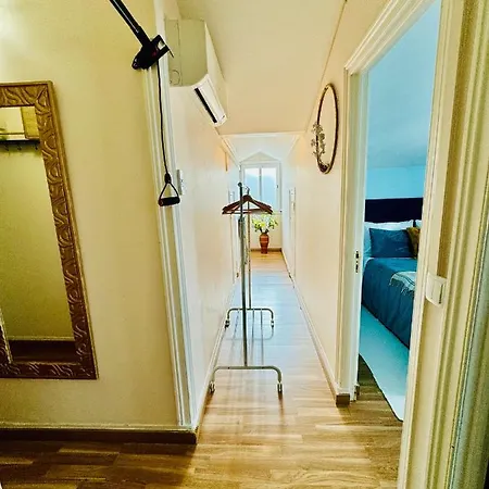 아파트 Eddie Rooftop Center