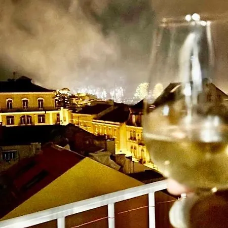 公寓 Eddie Rooftop Center *