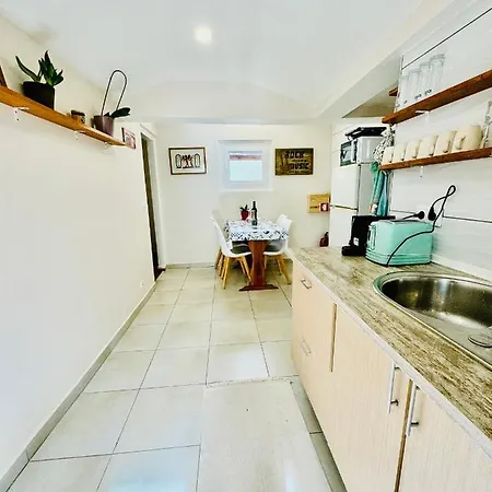 Eddie Rooftop Center 公寓 *